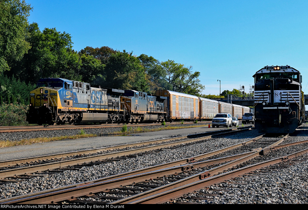 CSX 476 on M-434